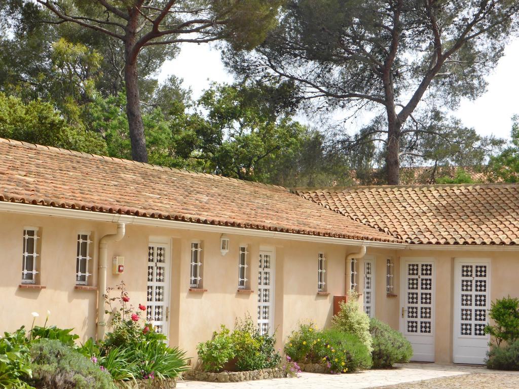 Athena Motel Saint Aygulf Εξωτερικό φωτογραφία