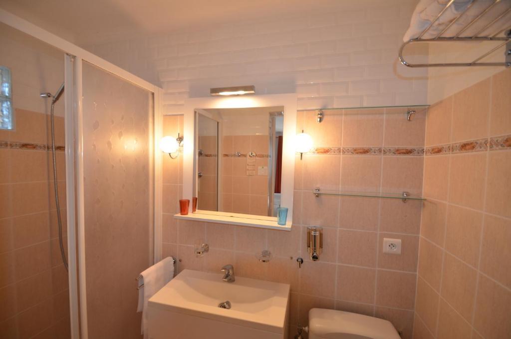 Athena Motel Saint Aygulf Δωμάτιο φωτογραφία