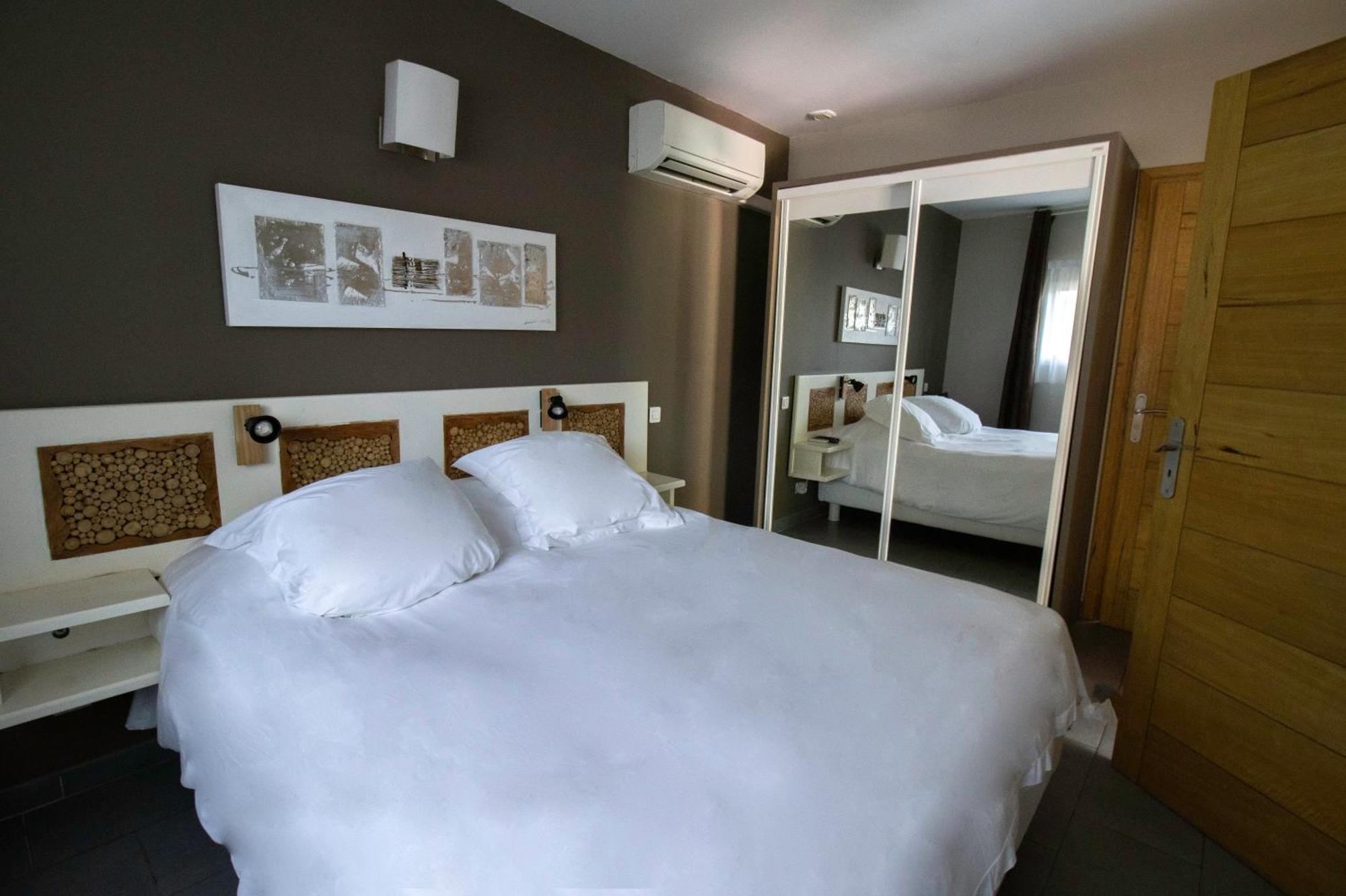 Athena Motel Saint Aygulf Εξωτερικό φωτογραφία