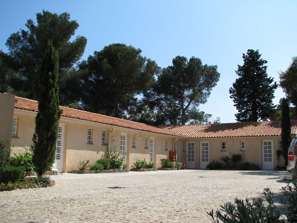 Athena Motel Saint Aygulf Εξωτερικό φωτογραφία